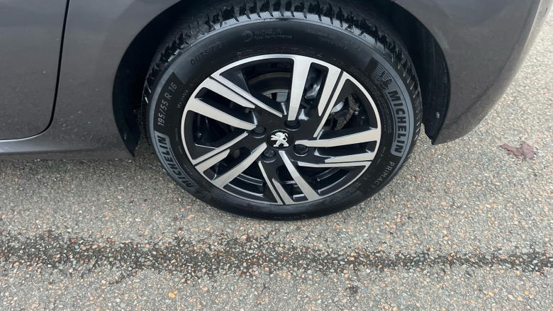 Peugeot 208 1.2 PureTech 100 Allure Premium + 5dr Petrol Hatchback